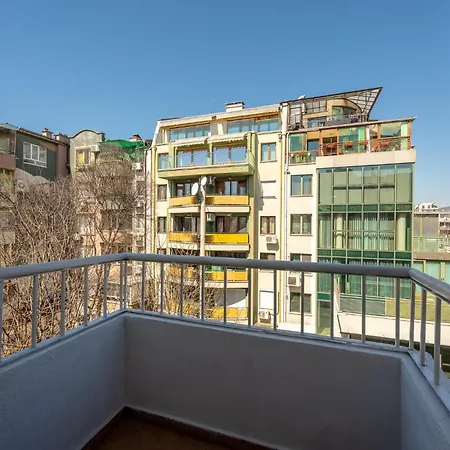 Location 2 Bedroom Next To The