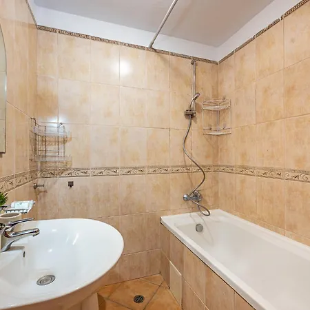 Location 2 Bedroom Next To The דירה *