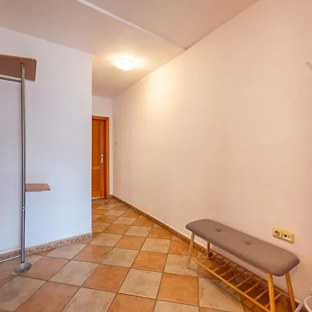 Location 2 Bedroom Next To The *