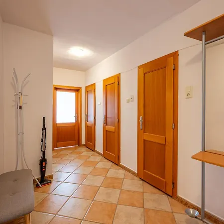 Location 2 Bedroom Next To The דירה