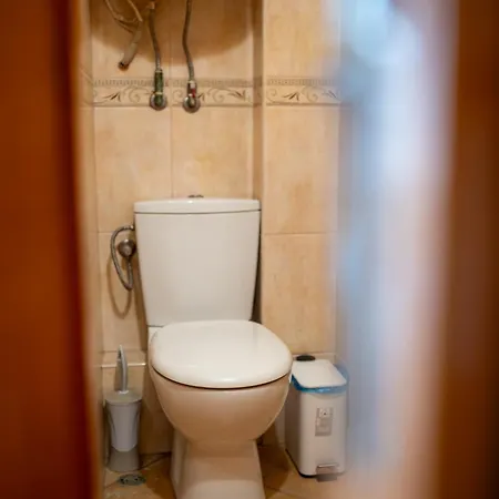 Location 2 Bedroom Next To The Apartment *